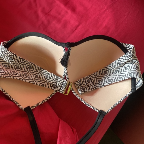 Shade Bundle 36DD Tie Neck Gold Clasp Back close Lightly Padded Top - Picture 6 of 8